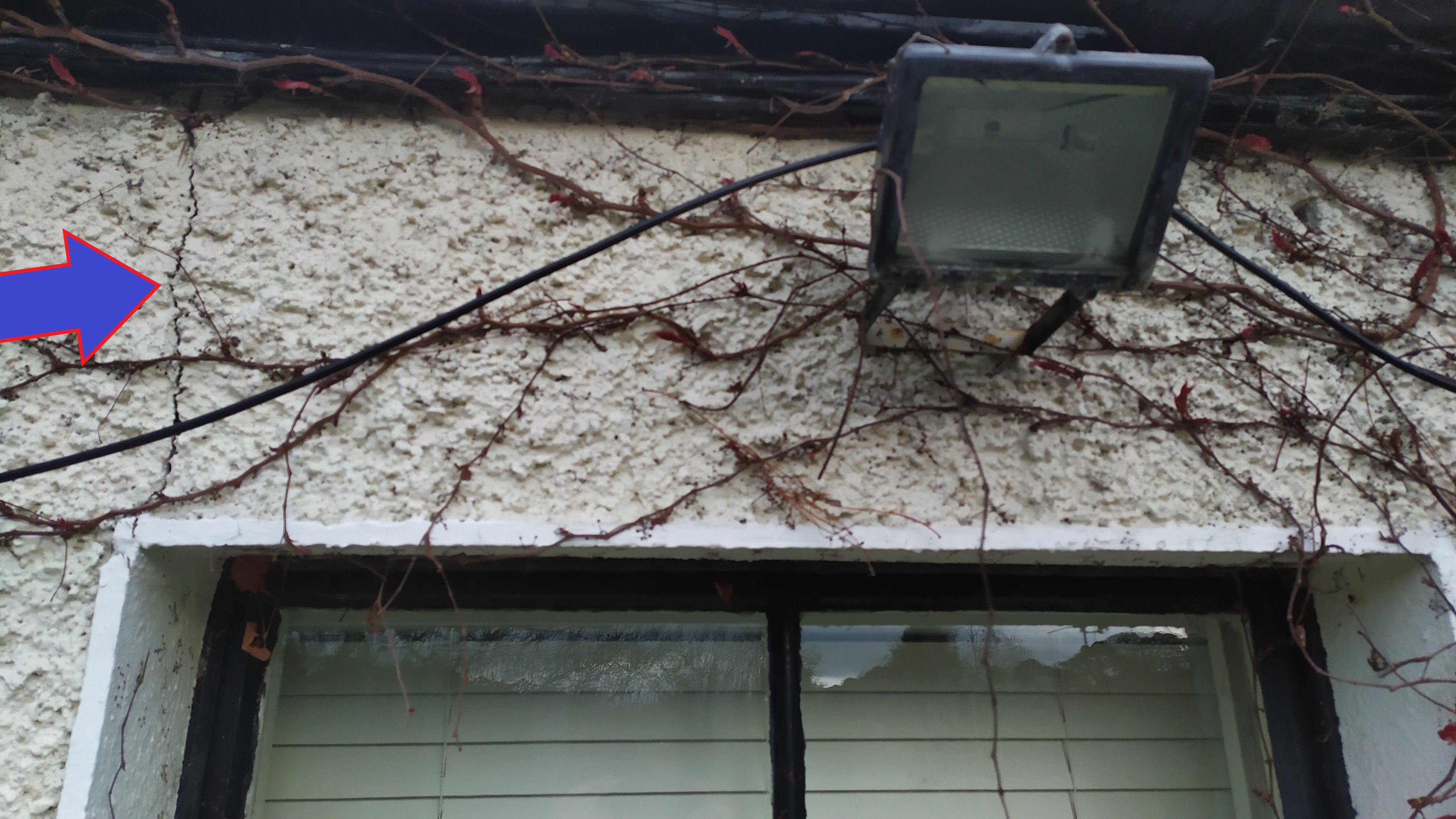 Facade_Crack_back_detail_20220416_201627