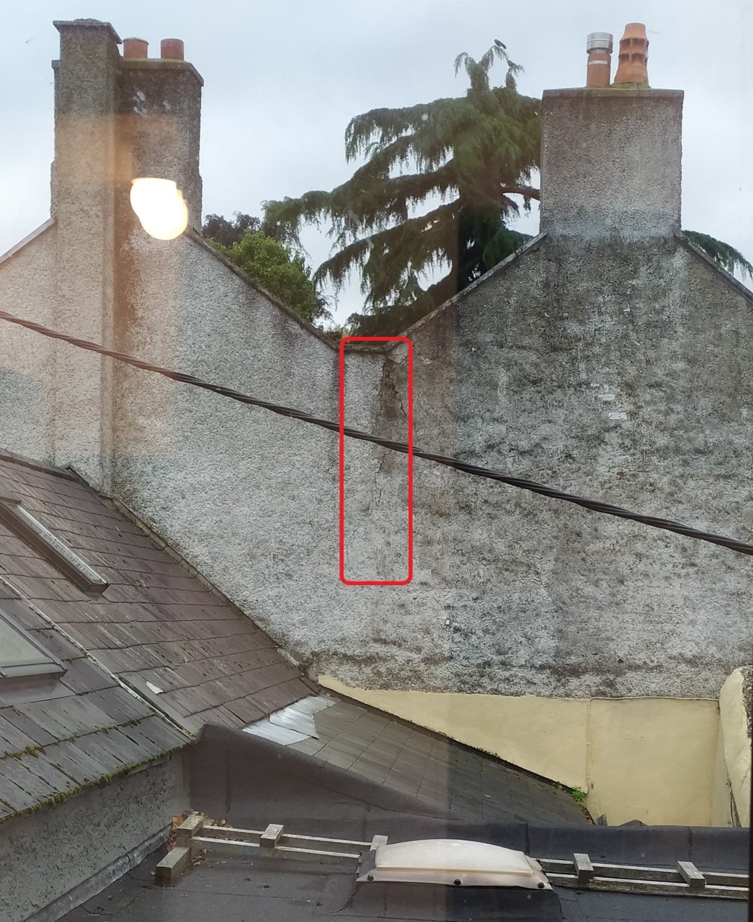 East_outside_crack_20221113_130731_highlight